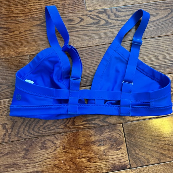 Sz 6 Lululemon swim top - Picture 2 of 3
